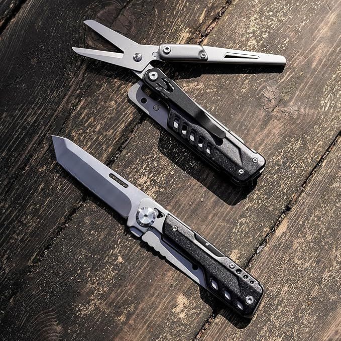 Multifunctional knife for outdoor survival